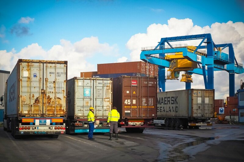 Transport z Chin do Polski - która droga jest najtańsza?